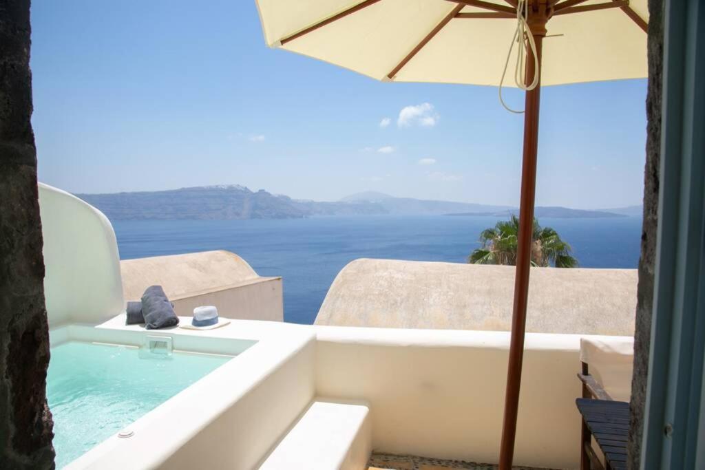 Villa Dionyssos Cave House à Oia  Extérieur photo