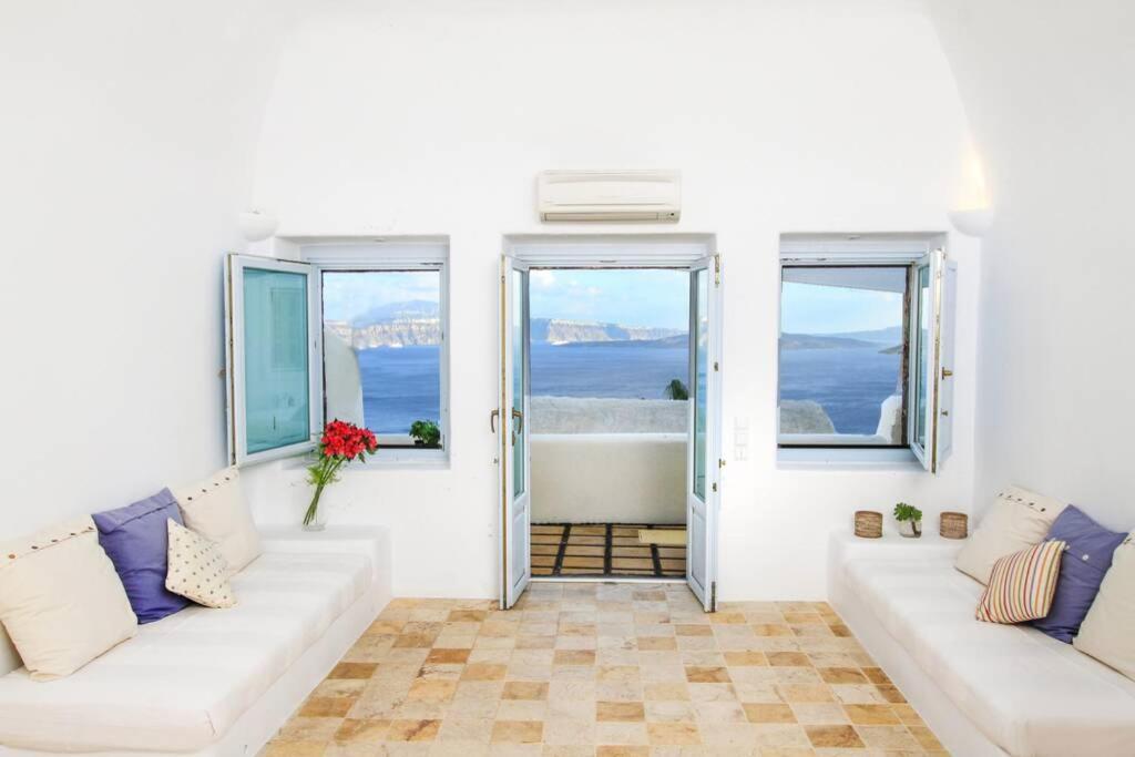 Villa Dionyssos Cave House à Oia  Extérieur photo