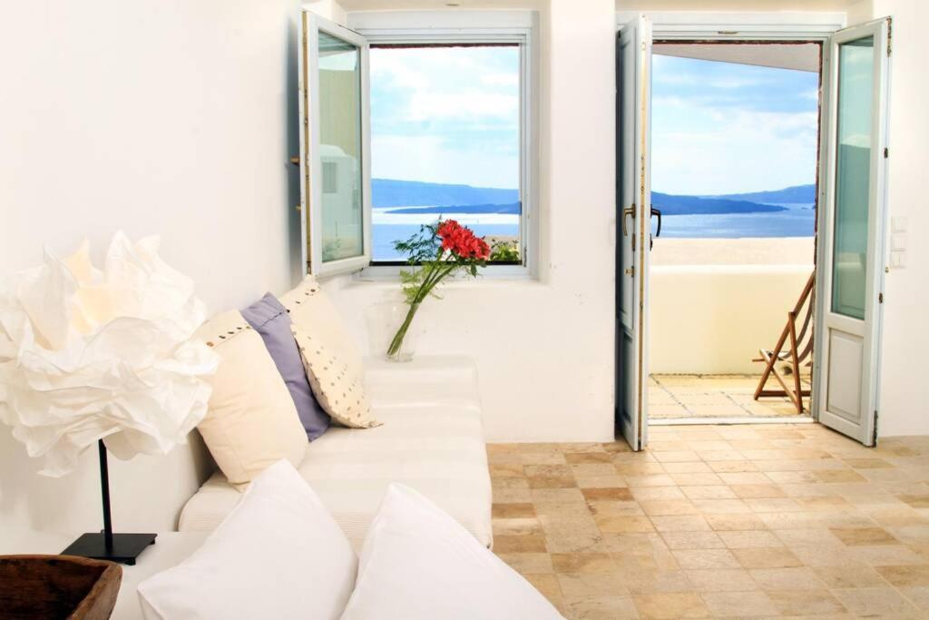 Villa Dionyssos Cave House à Oia  Extérieur photo