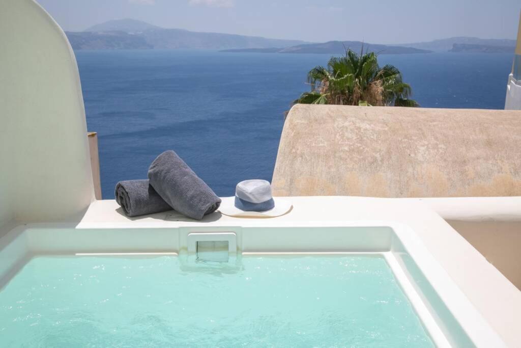 Villa Dionyssos Cave House à Oia  Extérieur photo