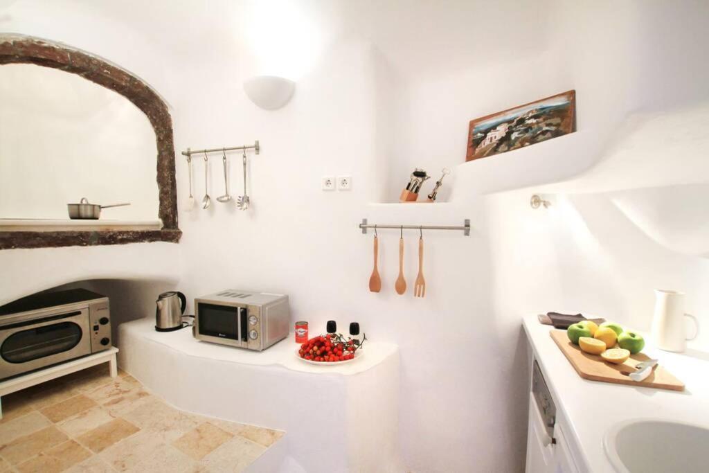 Villa Dionyssos Cave House à Oia  Extérieur photo
